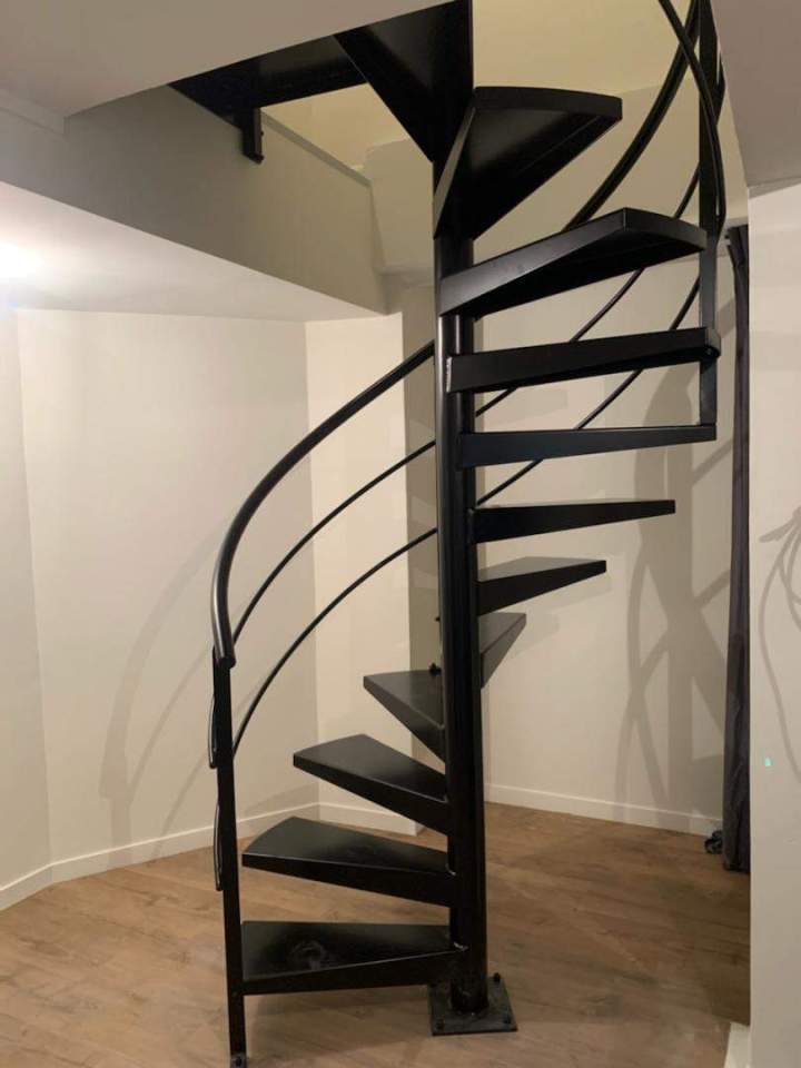 Escalier métallique en colimaçon Clermont-Ferrand